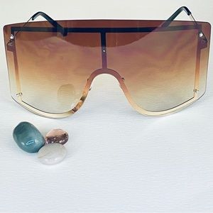 Rimless Oversized Ombré Tinted Shield